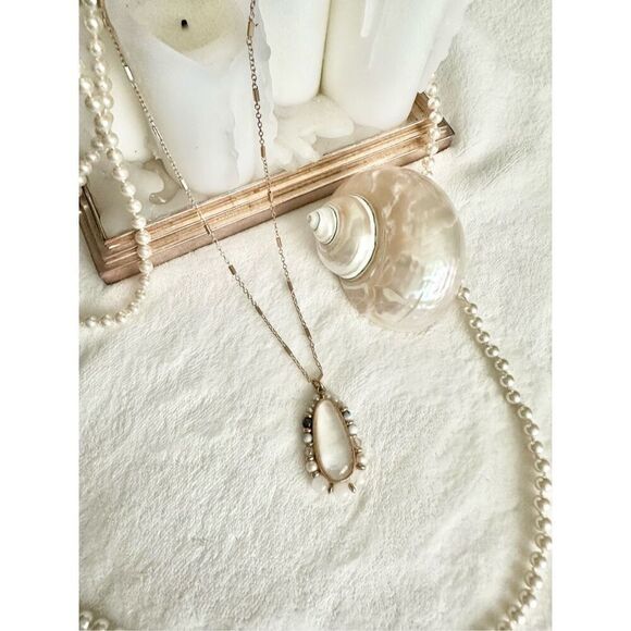 No Brand Jewelry - Seashell cream beaded pendant bohemian style necklace ￼